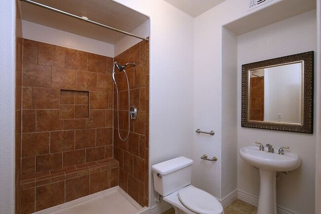 Building Photo - 26400 Castle Ln