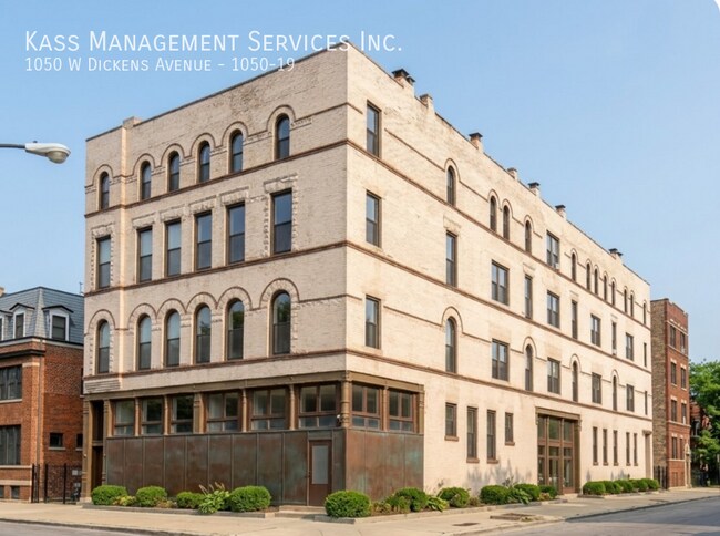 Building Photo - 1050 W Dickens Ave