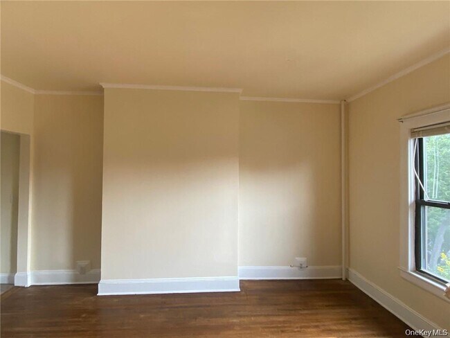 Building Photo - 176 Colonial Pkwy