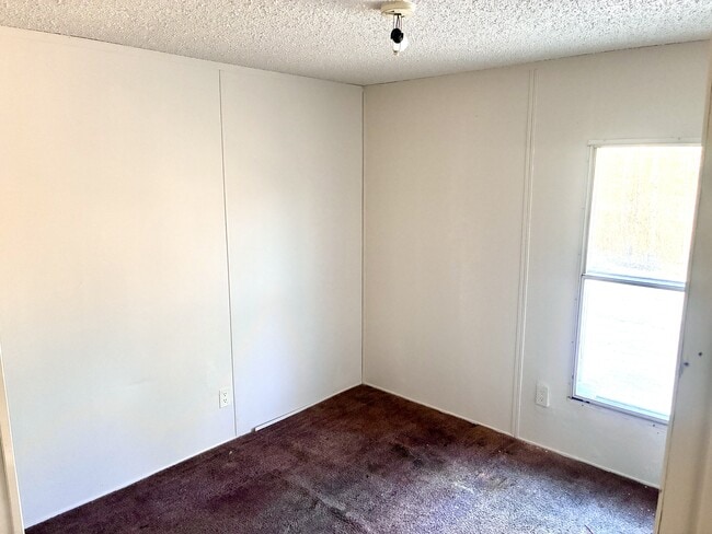 Building Photo - 101 Hill Rd