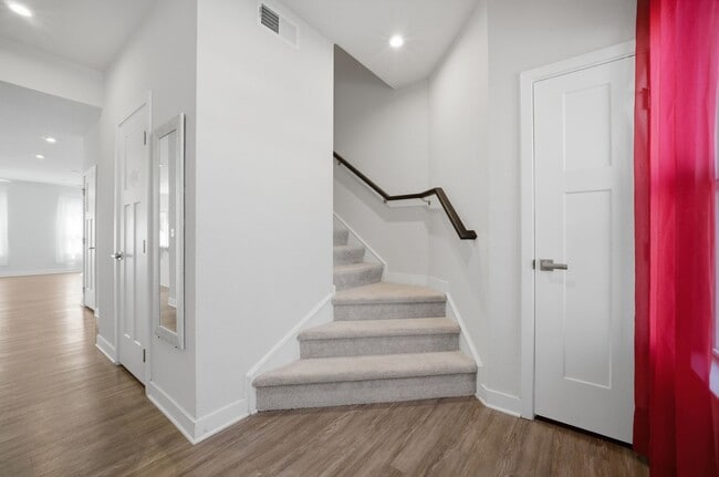 Building Photo - Chesapeake-Townhouse-Cardinal Meadows-3BR-2.5BA-1 Car Garage