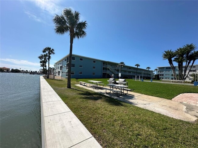 Building Photo - 6161 Gulf Winds Dr