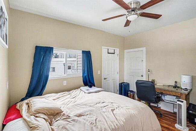 Building Photo - 532 E Broad St