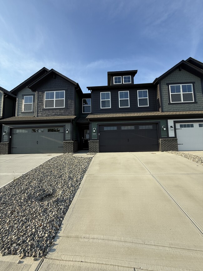 Building Photo - 15138 Farrington Rd