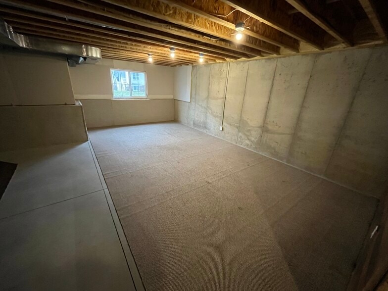 Building Photo - 3637 Andover Ln