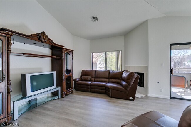 Building Photo - 5054 S Rainbow Blvd