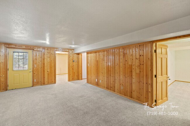 Building Photo - SPECTACULARLY HUGE 6BD HOME with PANORAMIC MOUNTAIN VIEWS - Security Deposit Waiver Available