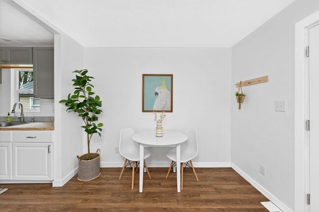 Building Photo - Dishman Area Home with Shop!