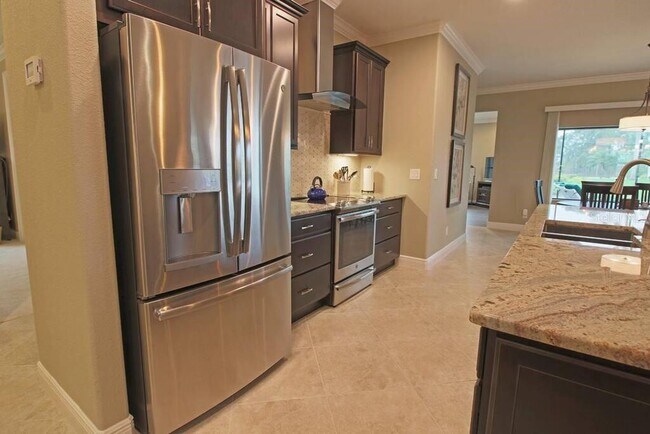 Building Photo - 1125 Rotonda Cir