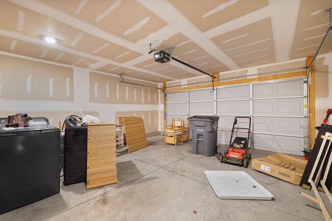 Building Photo - 1124 Tay Sta