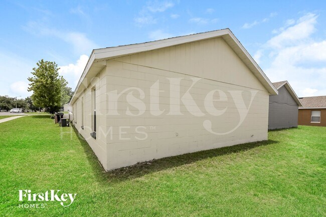 Building Photo - 6501 Viewpoint Ct