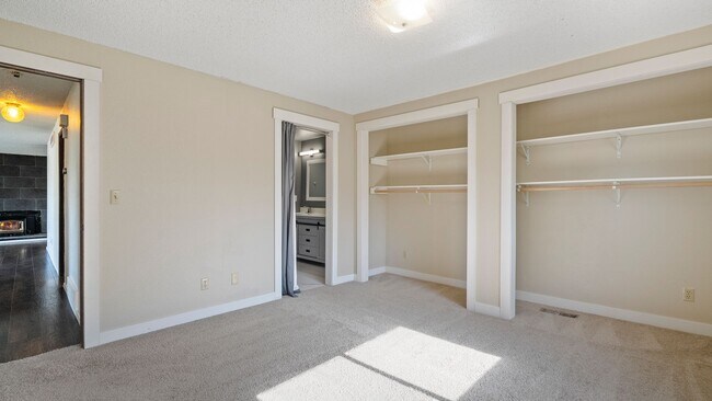 Building Photo - Charming 4-Bedroom Home with Garden – Available for Rent or Sale!