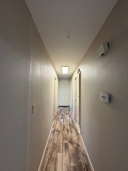 Hallway Looking South - 536 Sherwood Ln