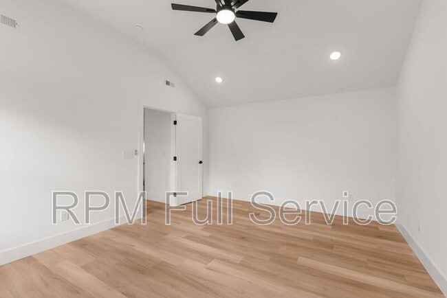 Building Photo - 1715 Heiman St