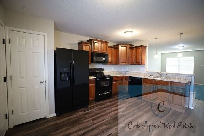 Building Photo - Beautiful 3 bed / 2 bath home with fenced back yard - Nettleton!!