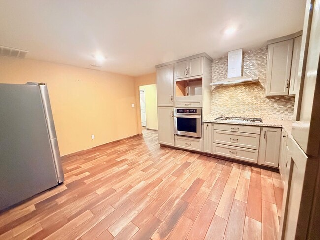 Building Photo - 4416 Flores Ave