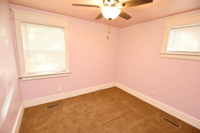 Building Photo - McKinley Terrace Home for Rent in South Bend, IN