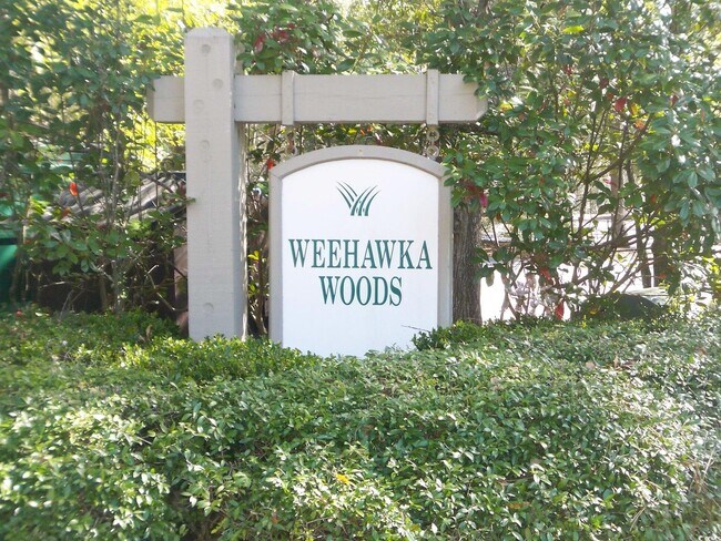 Building Photo - 120 Weehawka Way