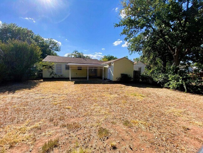 Building Photo - 309 Rockwood Dr
