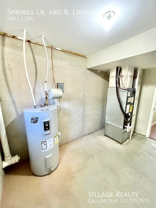 Building Photo - 155 Springs Ln