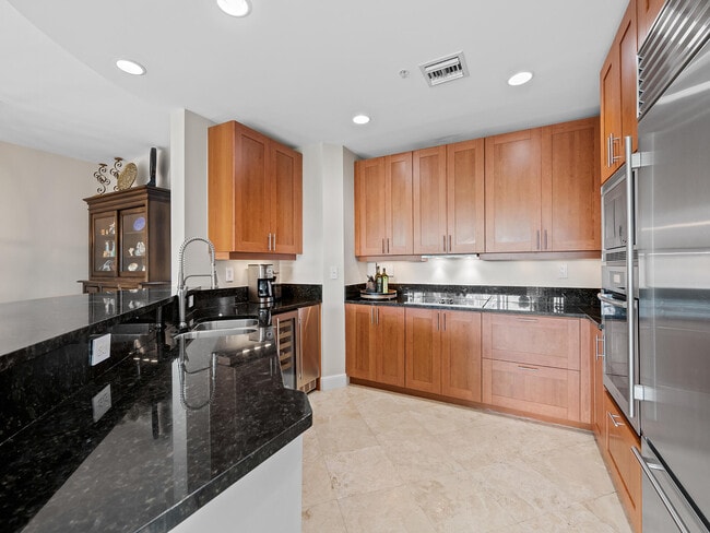 Building Photo - 444 Hendricks Isle