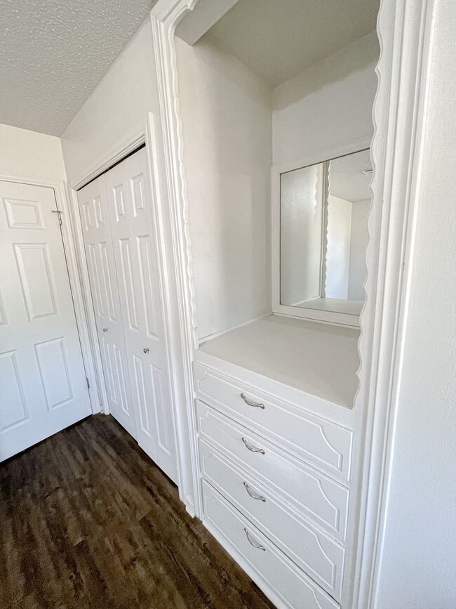 Building Photo - 3108 Longridge Rd