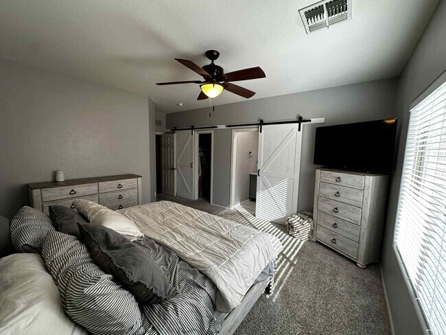 Building Photo - 12442 N Pinnacle Vista Ct