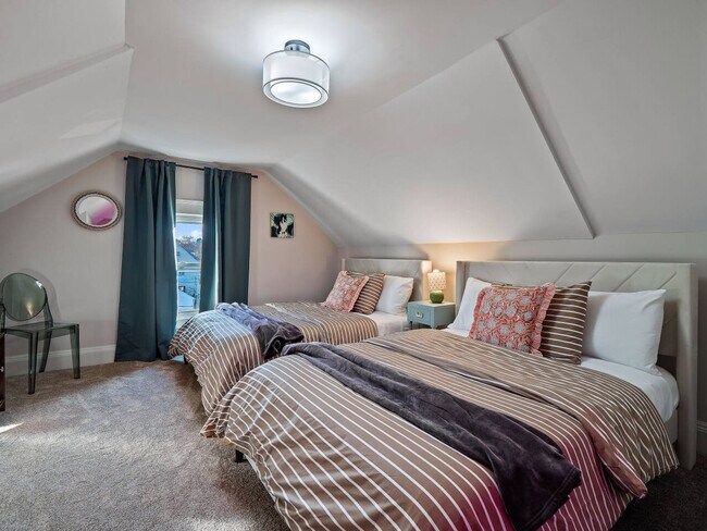 Building Photo - 6110 Ellen Ave