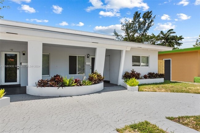 Building Photo - 2018 NE 19th St