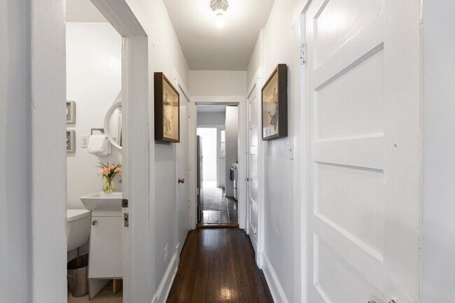 Building Photo - 1701 14th St SE