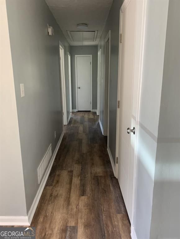 Building Photo - 19 Oak Hill Dr