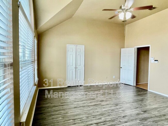 Building Photo - 6116 Pine Meadow Ln