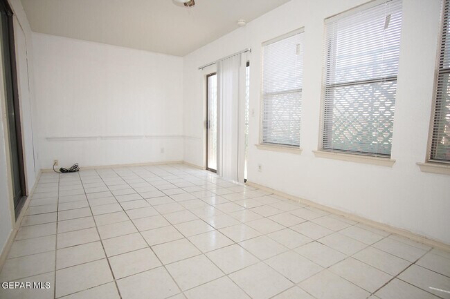 Building Photo - 1808 Gurss Pl