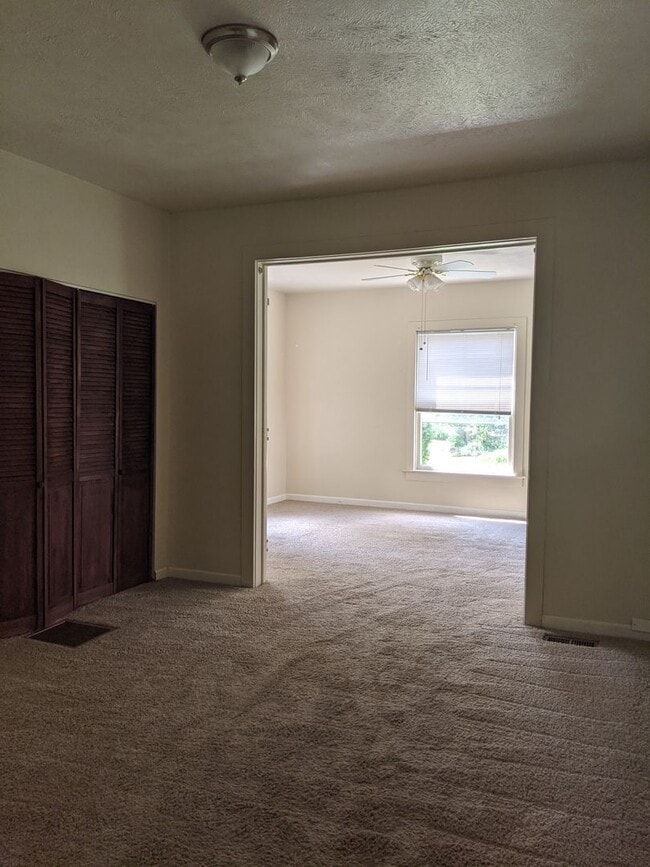 Building Photo - Two Bedroom One Bath Lower Duplex with W/D Hookup