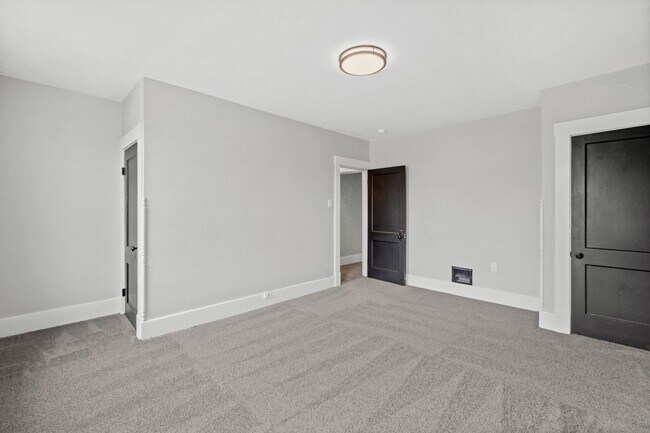 Building Photo - Stunning 2 bedroom home in Homestead available August 1!