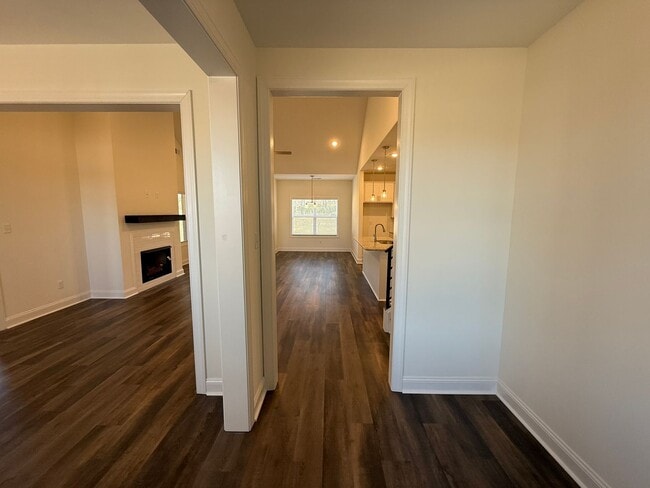 Building Photo - 7436 Newbury Dr