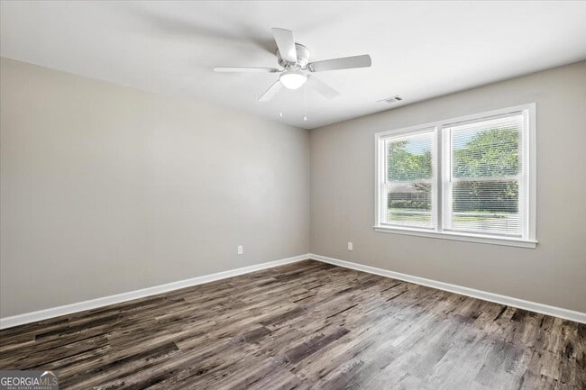 Building Photo - 158 Sproull Rd SE