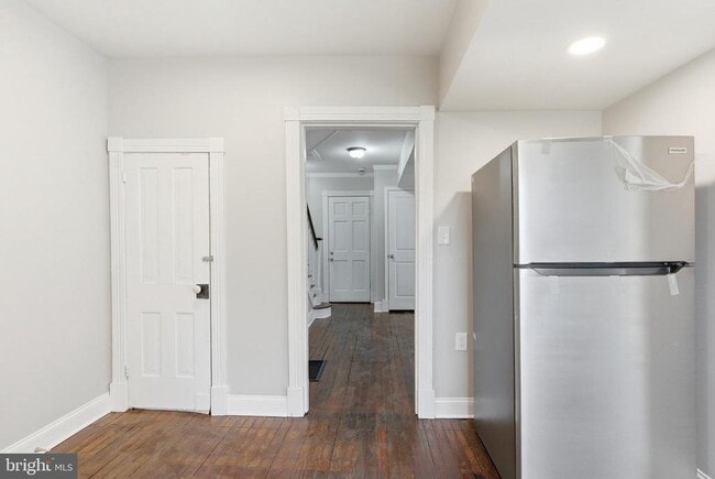 Building Photo - 520 S Kent St