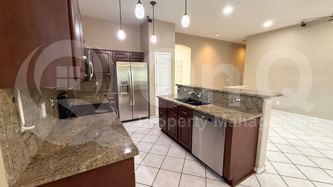 Building Photo - 173 N Pineview Dr