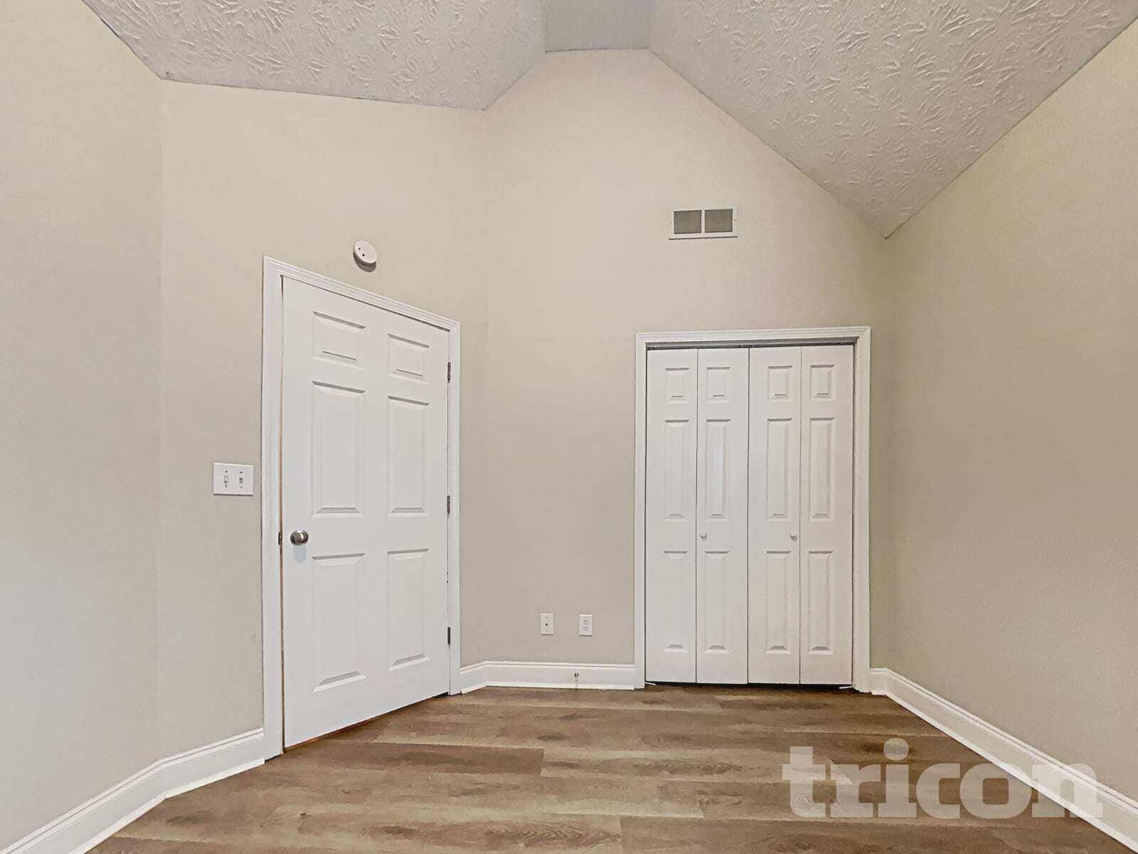 Building Photo - 110 Brooks Cir