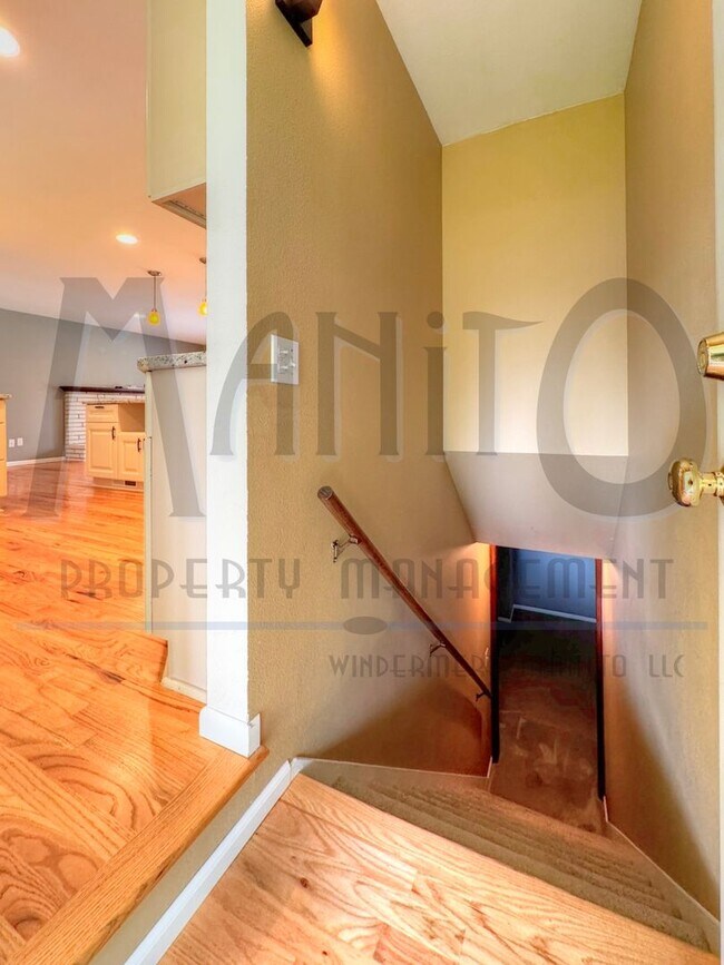 Building Photo - Entertainers Dream Home