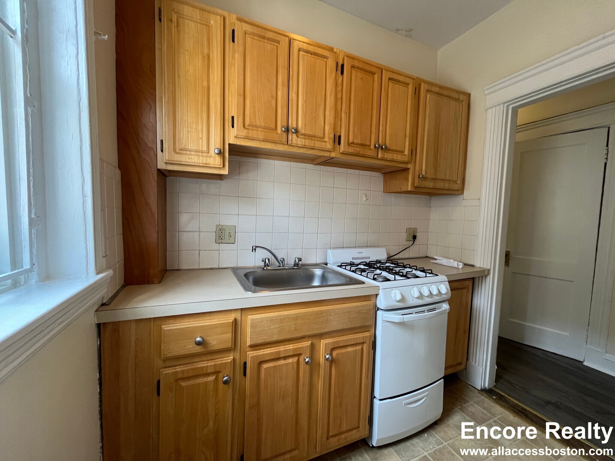 Building Photo - 1148 Commonwealth Ave