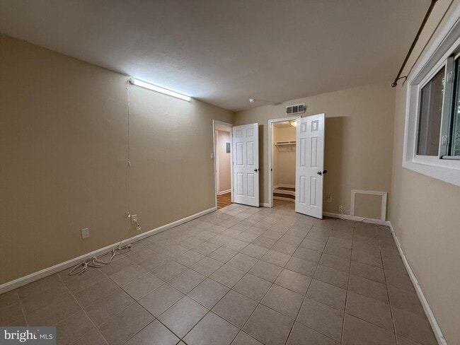 Building Photo - 4937 Americana Dr