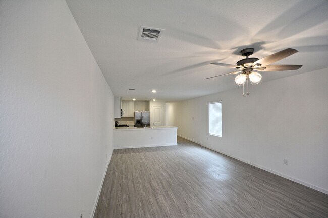 Building Photo - 768 Grey Dove Trl