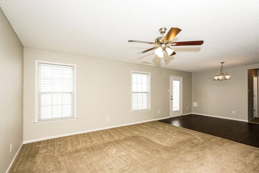 Building Photo - 14384 Black Farm Dr
