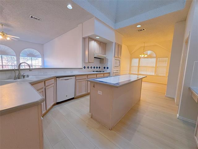 Building Photo - 1437 Sussex Dr