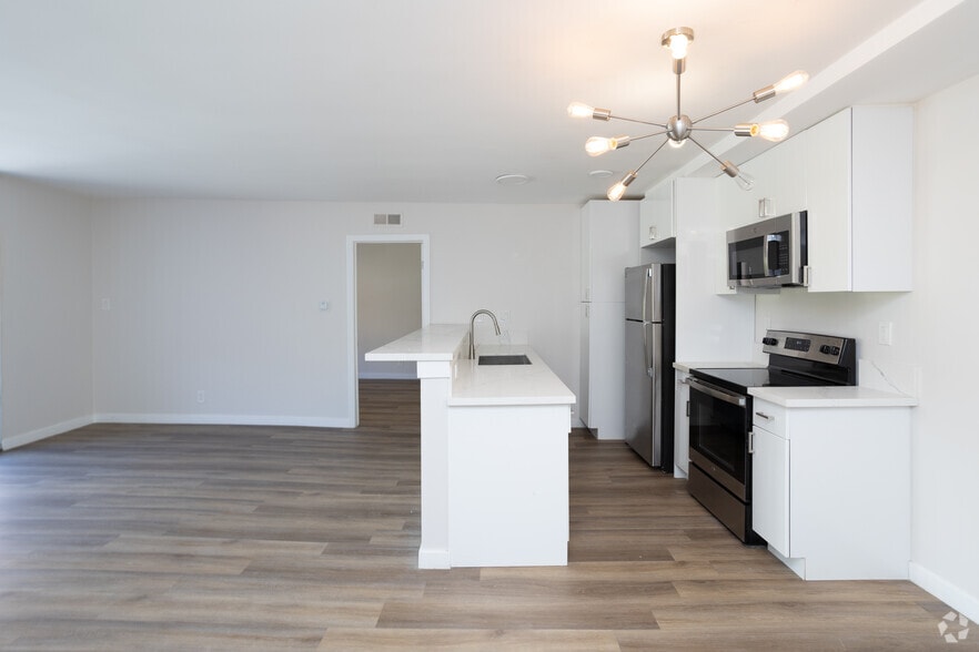 Fourth Floor 2BR, 2BA - Fountain Luxury Apartments