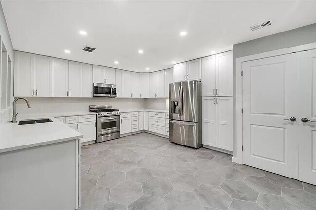 Building Photo - 8506 Millway Dr