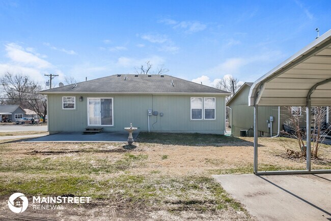 Building Photo - Welcome Home!