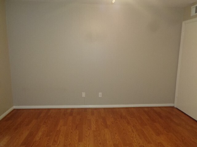 Building Photo - 2225 Mimosa Dr